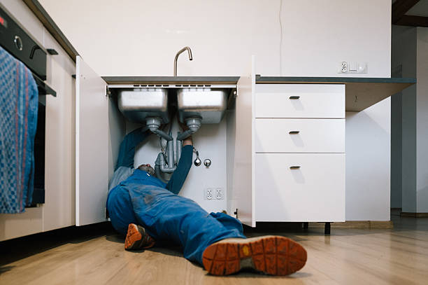 Professional Emergency Plumber technician working in Barrington, NH
